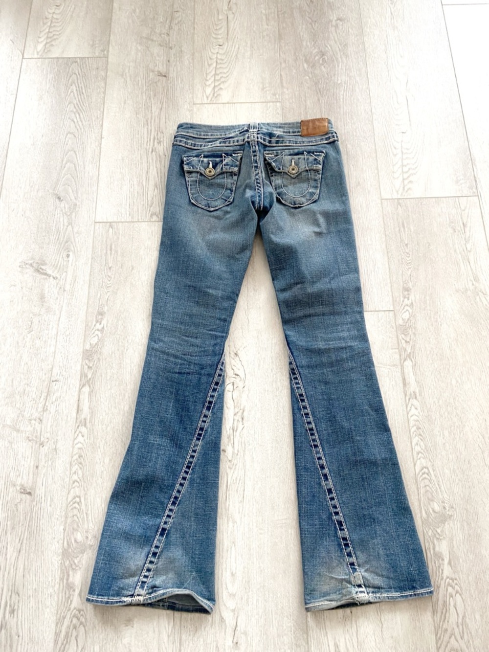 True Religion | Women’s low rise Blue Flared Jeans - Picture 8 of 10